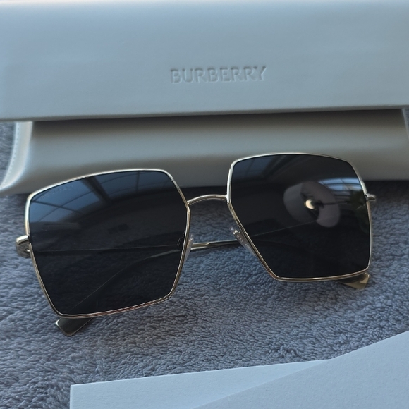 Burberry Aviator Metal Frame Sunglasses main image 4